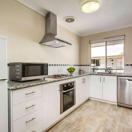 Comfort Apartments South Perth Bagian luar foto
